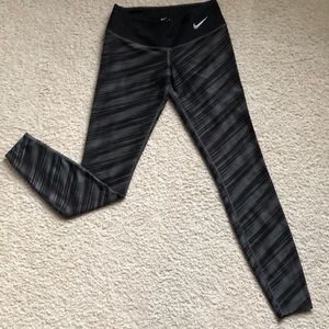 NIKE DRI-FIT Leggings